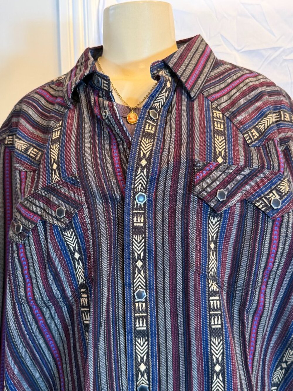 Moonshine Spirit Navy/Red/Aztec LS shirt w/hex snaps. men's XL New With Tags!